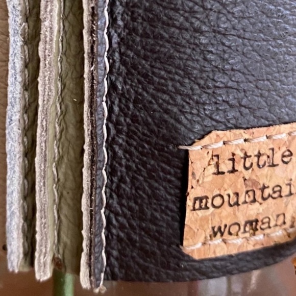 Leather Handcrafted “Coliseum” Propagation Vase - Picture 4 of 11